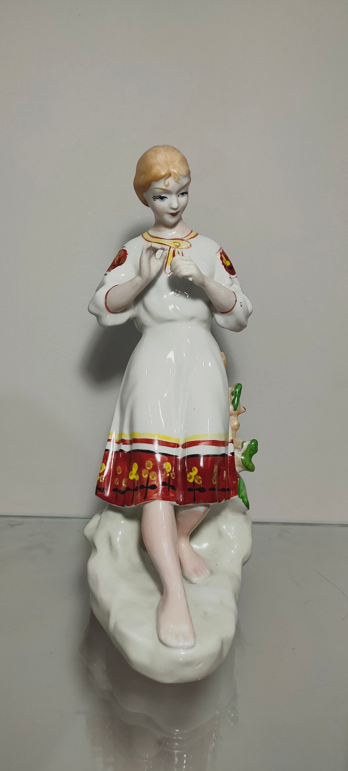 Vintage Soviet Porcelain Figurine Girl USSR Ceramic Statuette Etsy