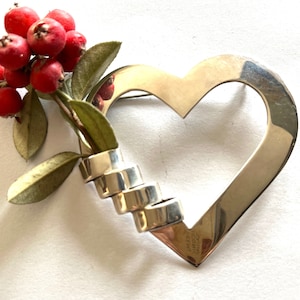 Vintage HEART brooch/pin with space for dried or real FLOWER.  Signed SU and  marked sterling silver Mexico on back.2 1/2 W x 2 1/4 H inches