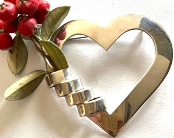 Vintage HEART brooch/pin with space for dried or real FLOWER.  Signed SU and  marked sterling silver Mexico on back.2 1/2 W x 2 1/4 H inches