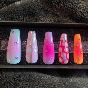 Summery Aura with Chrome press-ons