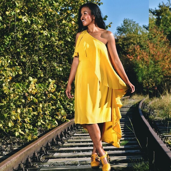 Volant Kleid asymmetrisches Seidenkleid in Gelb - Etsy