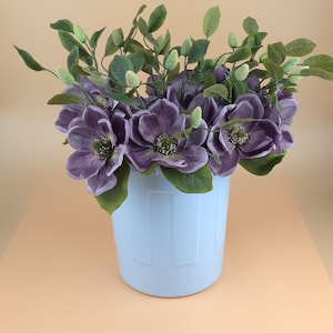 18 x Artificial Silk Lilac Magnolia Stems, Faux Budding Magnolia Flower Spray