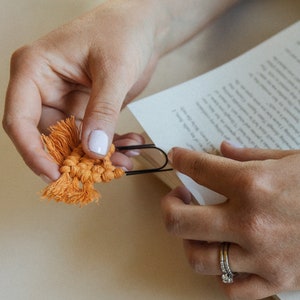 Marcapáginas de macramé