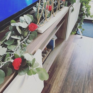 Fresh Silver Dollar Eucalyptus Garland/ wedding isle runner/ Eucalyptus garland/ Eucalyptus garland/ wedding decor/ wedding floral/ bride