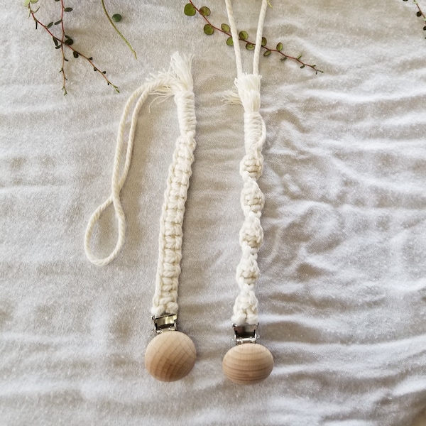 Macrame pacifier clip,boho pacifier clip,binky clip,baby shower gift,unisex pacifier clip,handmade pacifier clip,macrame binky clip