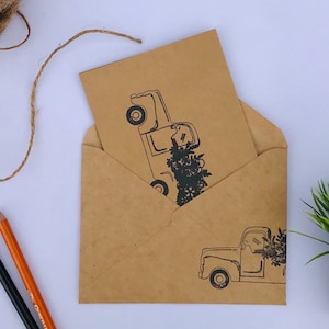 Cartes brunes timbrées à la main, cartes modernes, cartes vierges, cartes de voeux, lot de quatre cartes différentes avec enveloppe timbrée, carte bohème, carte brune