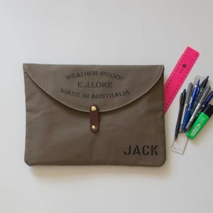 Gepersonaliseerde laptoptas van gewaxt canvas – handgemaakt folio, gemaakt in Australië