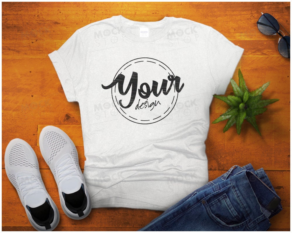 Download Gildan 64000 Unisex TShirt Mockup Flatlay Stock Achtergrond | Etsy