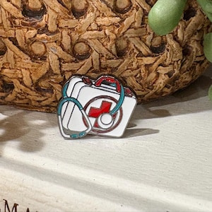 First Aid Kit Enamel Pin – Stethoscope Medical Pin – Nurse EMT Gift – Healthcare Lapel Badge – Doctor Appreciation Accessory