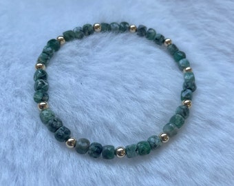 ¡Pulsera de oro y esmeralda natural en cubos!