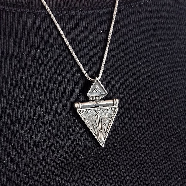 Pendentif Triangle en Argent 925. Bijoux de style bohème. Cadeau pour le meilleur ami