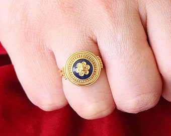 Dimos 22k gouden neoklassieke lapis lazuli-ring. Tijdloze sieraden
