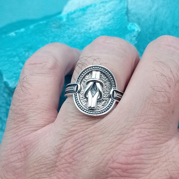 Sterling Silver RIng with Hercules Knot Ring. Symbol of Strength and Unity.
