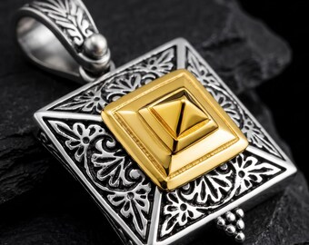 Tweekleurige zilveren vierkante piramidehanger. Geometrische sieraden.