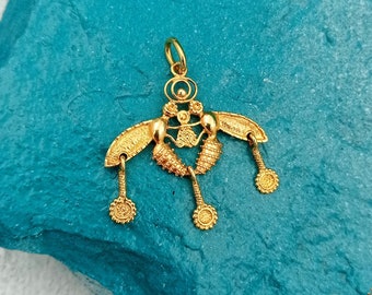 18k Gold Minoan Bees Pendant: Ancient Greek Jewelry Replica
