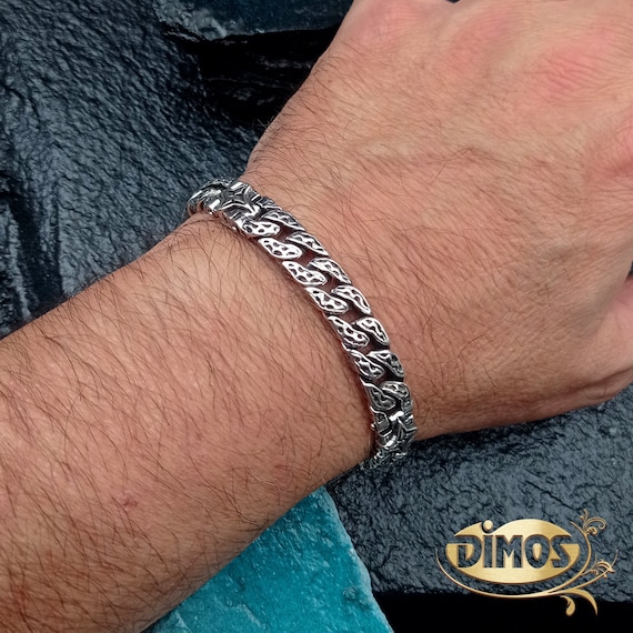 Silver Carved Chain Bracelet With Stars. Statement Jewelry for