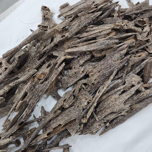 Natural Agarwood Incense – Grade Triple Super | Sweet Rich Woody Aroma | 1 Gram