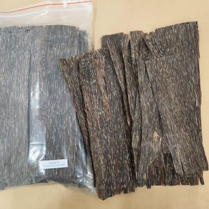 100 g Flat Agarwood Incense Oud from Vietnam – 5 Premium Grades (0.7–0.9 mm) | Coreless Resin Slices for Aromatherapy & Home Fragrance