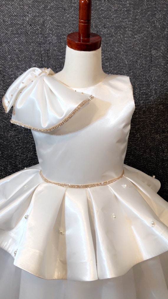 Flower girl dresses, white party dress, girls' ball dress, gorgeous little girls occasion dress
