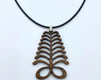 Aya Fern Wooden Necklace – Adinkra Symbol of Endurance & Resilience | Natural Walnut Wood
