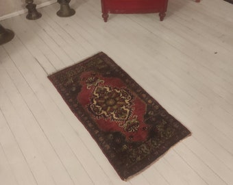 Handwoven Anatolian Wool Rug: Vintage Hallway Carpet (41x21 inches)