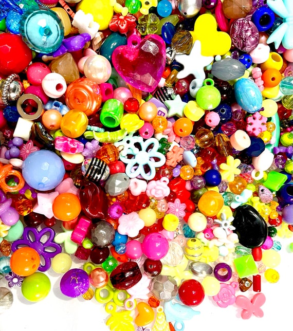 Over 1000 Multi Colour Mix Shapes 4mm to 40mm Acrylic, Wood, Resin Beads for Craft & Jewellery Making