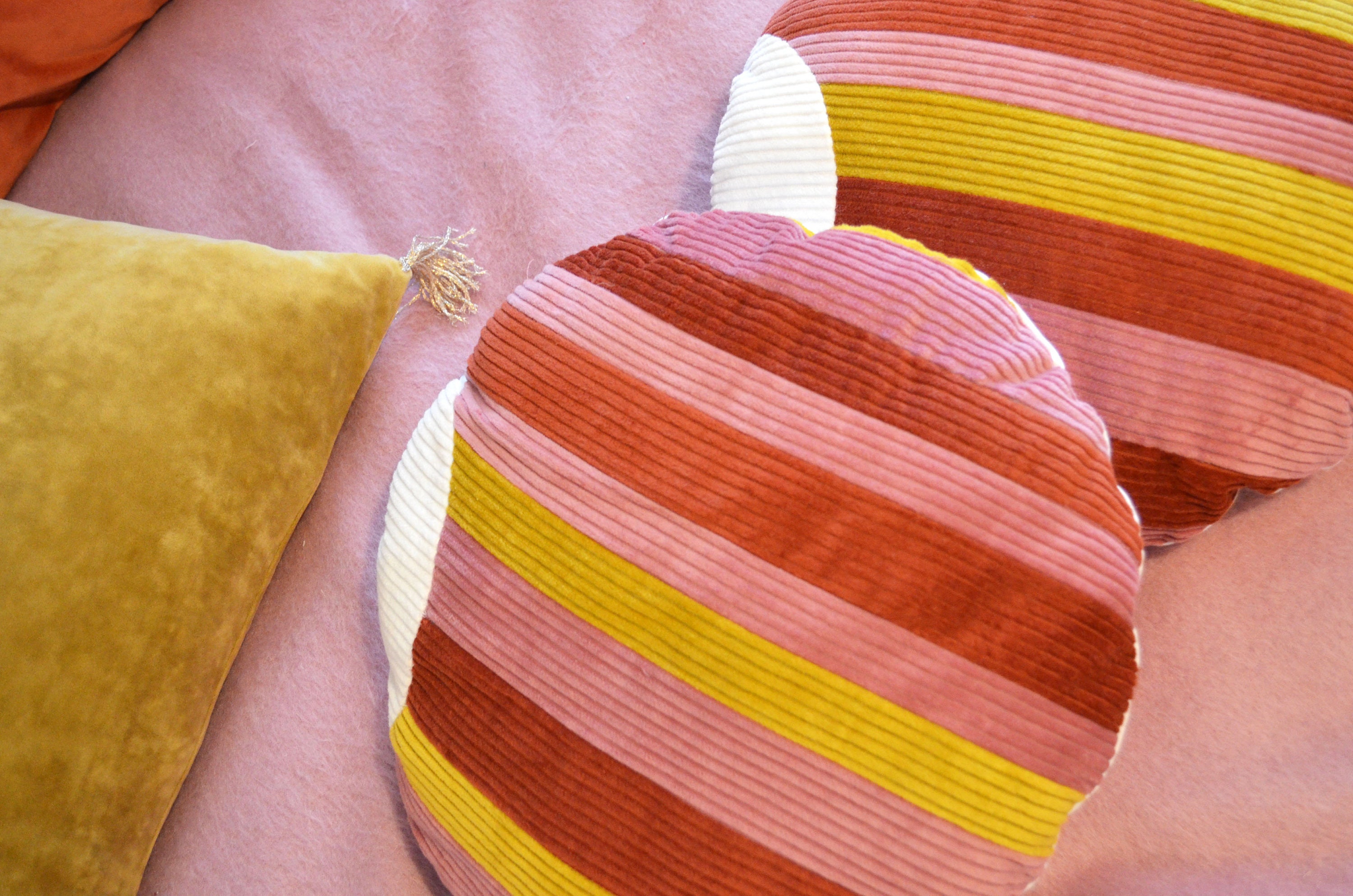 maid France cushion ドガ Round Cushion 40cm - HANDMADE in FRANCE - Corduroy Patchwork