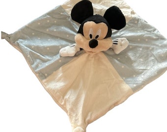 Doudou Mickey  cadeaux naissance personnalisé ultra doux blanc et bleu avec attache tétine