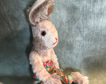 1950年代に作られたシュコー・ヘギ・ビゴ・ベロのぬいぐるみウサギ