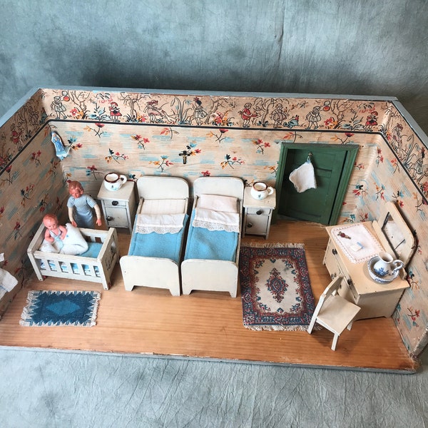 Beautiful antique dollhouse bed room, fully furnished! WITH baby and old coco doll