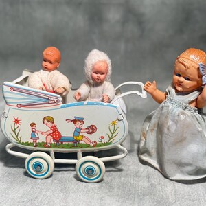 30 年代のブリキ製ドールハウス ベビーカー/乳母車と人形 3 体 - Etsy 日本