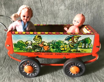 Duo de landaus de poupées en bois et fer forgé vintage - Ressourcerie  Histoires Sans Fin