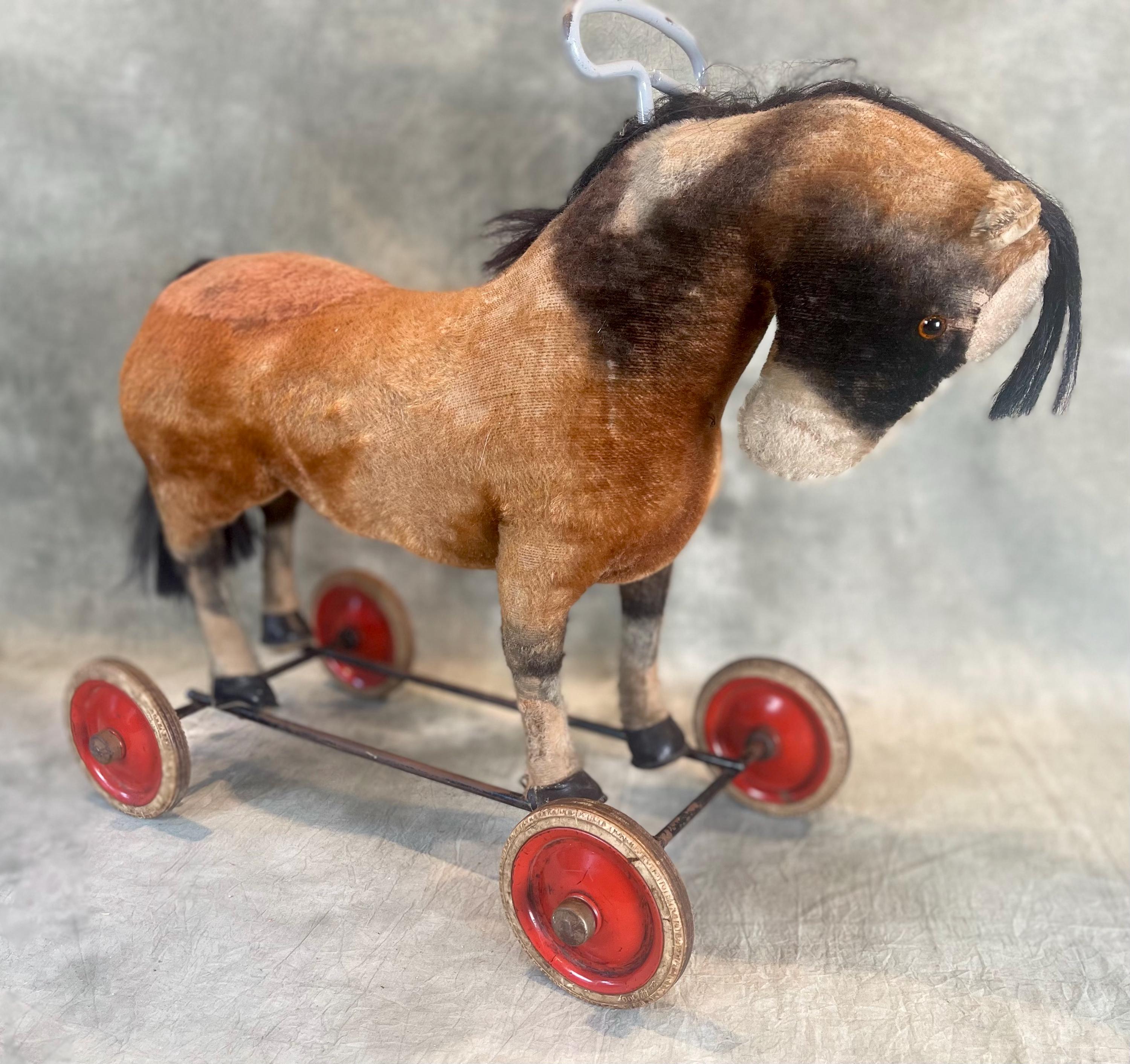 RARE Steiff Ride-on Horse on Wheels – Mohair – 1951–1964 – With