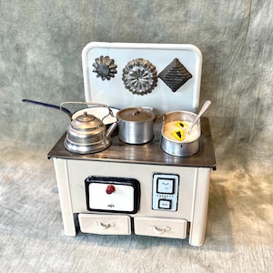 RARE Toy cooker  MFZ  made in U.S. zone Germany  Tin Stove with a lot of extra&#39;s