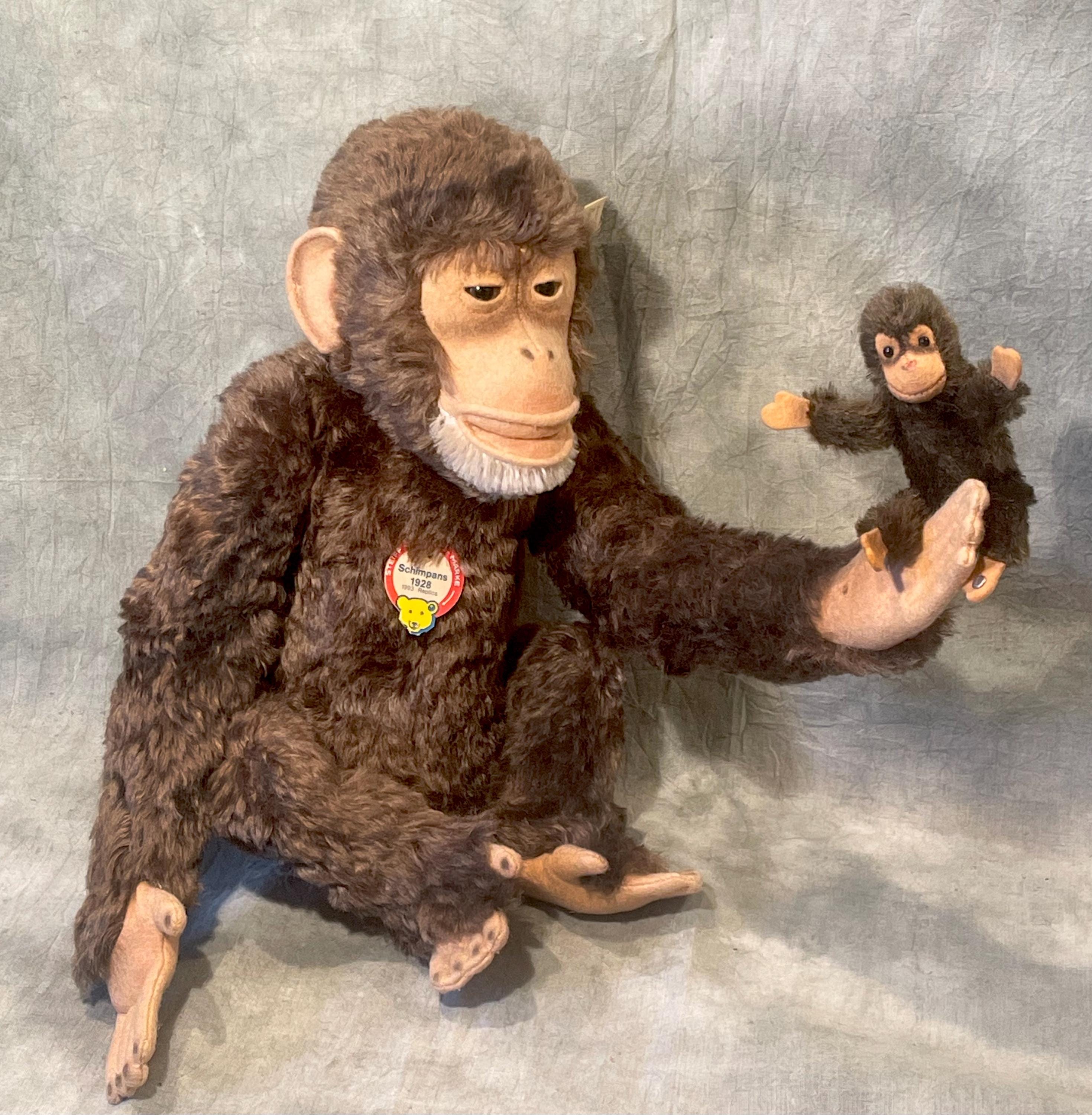 シュタイフ★Jocko Chimpanzee & Chamois Buck Jocko chimpanzee, 70 cm, brown - Steiff.com