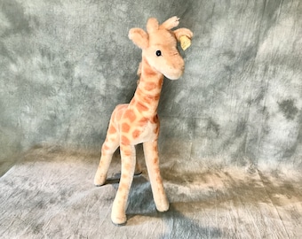 Steiff giraffe with button 14"