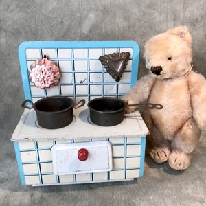 Rare MFZ Toy Stove ~ Made in US Zone Germany ~ 1940s Tin Doll Kitchen Cooker