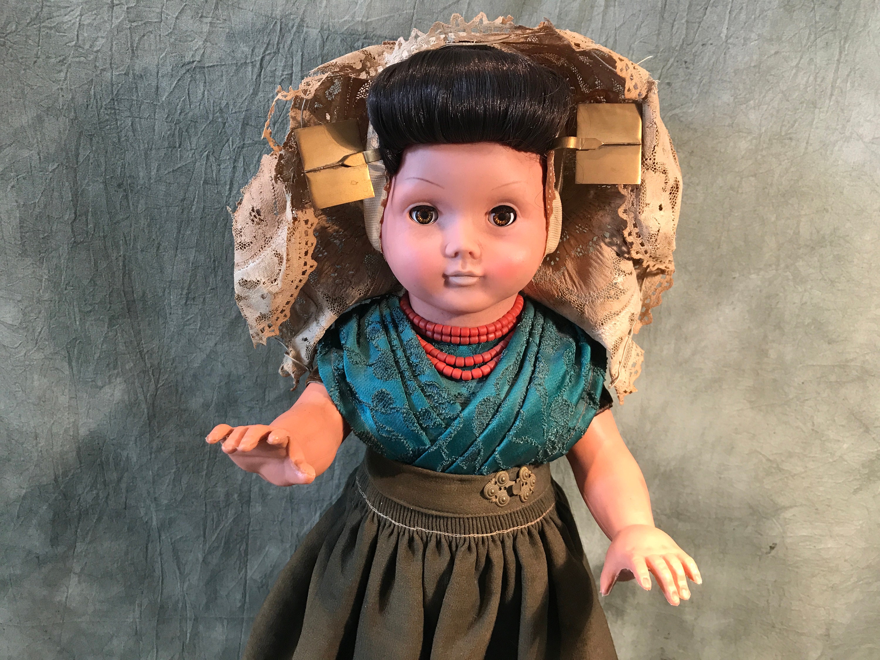 Vintage Dutch Doll Zeeland Traditional Costume 21 Etsy vintage-dutch-doll-zeeland-traditional-costume-21-etsy
