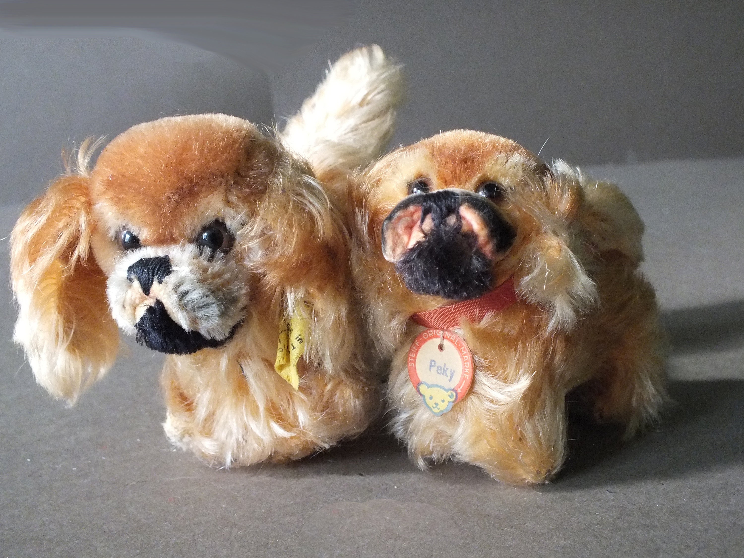 Steiff Peky Dog Smallest Size With Name Tag Button & Original Bow