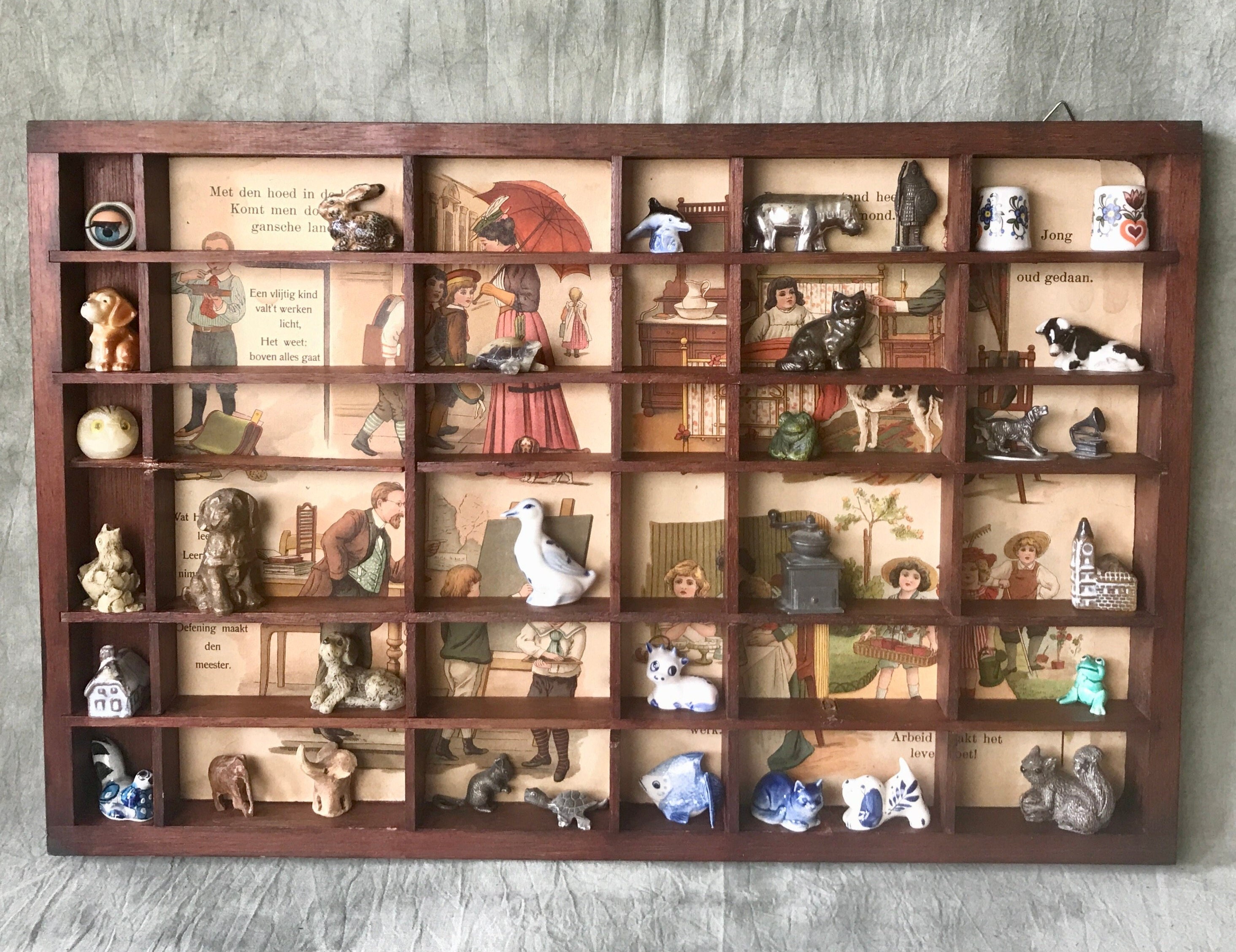 Vintage Wooden Display WITH Figurines - Etsy