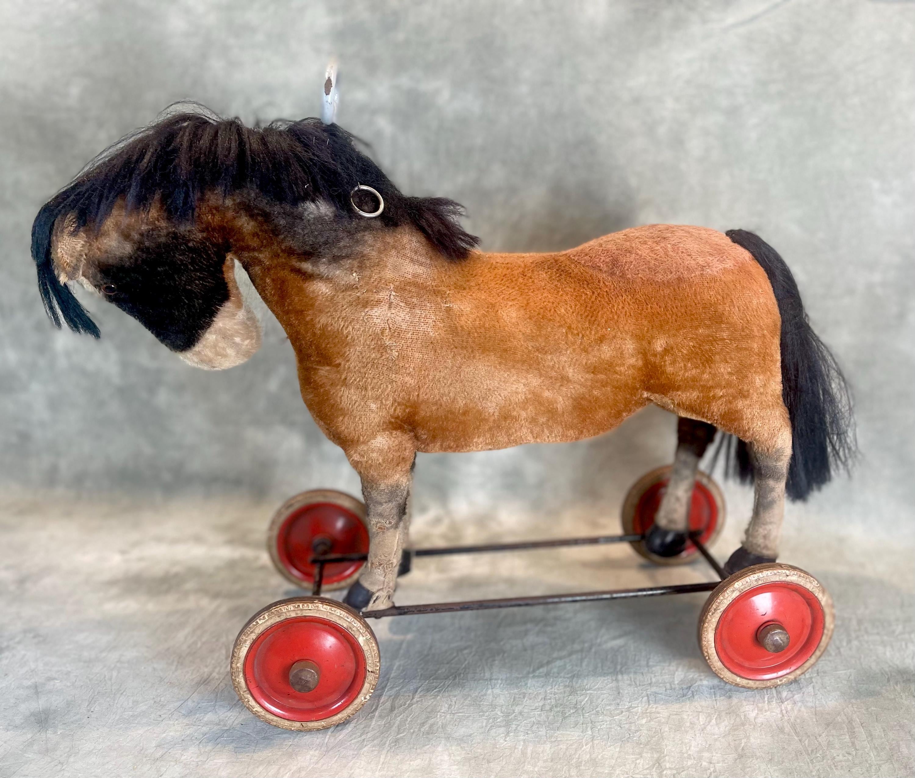 RARE Steiff Ride-on Horse on Wheels – Mohair – 1951–1964 – With