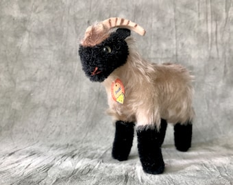 Steiff Mountain Sheep Snucki - Etsy Israel