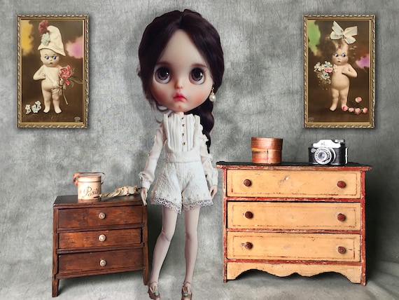Dolls house chest of drawers 2025