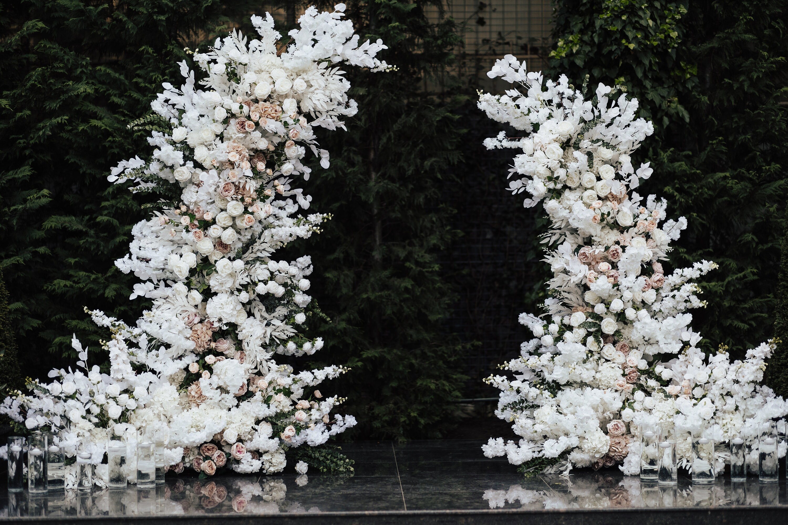 Metal wedding stands, crescent wedding stands, set of two, Wedding backdrop, moon stands, flower stands, balloon stands