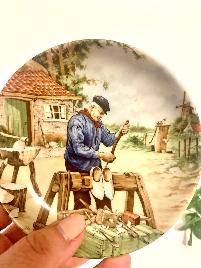 small collectible cobbler plate Vintage Royal Schwabap Holland Hand Decorated Ter Steege \u201c the shoemaker\u201d mini Collectors Plate