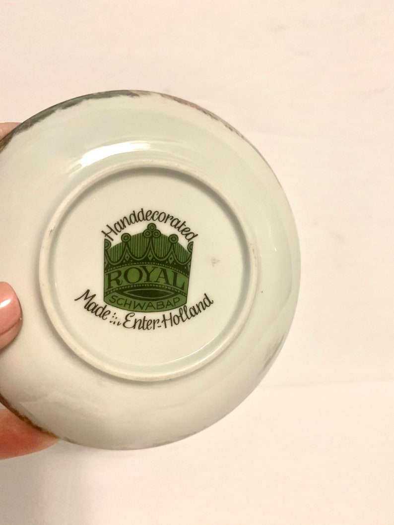 small collectible cobbler plate Vintage Royal Schwabap Holland Hand Decorated Ter Steege \u201c the shoemaker\u201d mini Collectors Plate