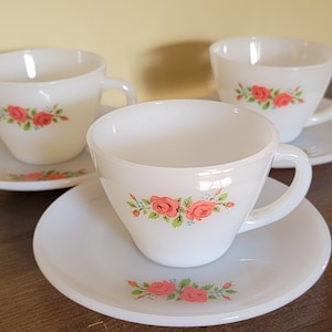 Tazas y platillos de repuesto vintage Fire King - Rosa Roja Fire King