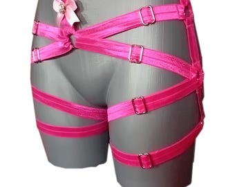 Slip con imbracatura rosa neon e bianca, dettaglio a cuore con fiocco in raso, taglie dalla XS alla XL, slip con gabbia per i fianchi fatto a mano, outfit kawaii per festival e rave, imbracatura regolabile