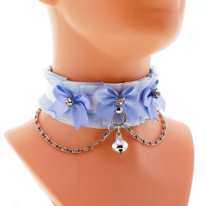 Blauwe Kitten Play-halsband, satijnen lint choker Cain met belletje