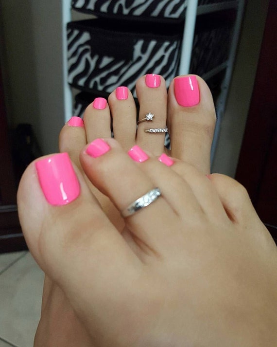 pink toenails